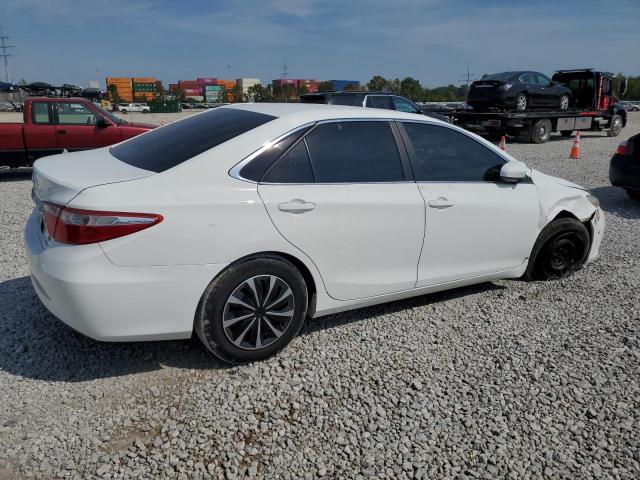 4T4BF1FK6FR462748 - 2015 TOYOTA CAMRY LE WHITE photo 3