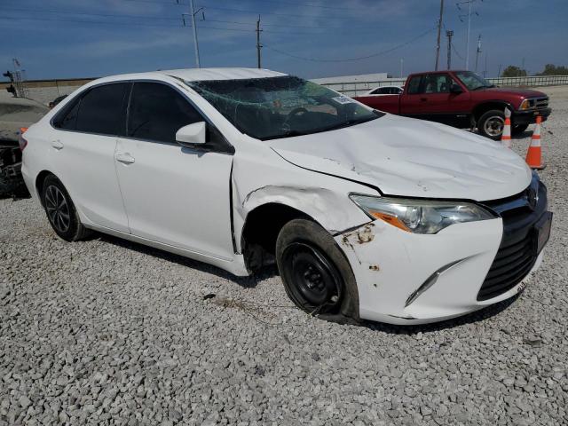 4T4BF1FK6FR462748 - 2015 TOYOTA CAMRY LE WHITE photo 4