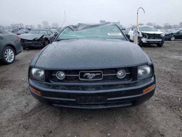 1ZVHT80N285149929 - 2008 FORD MUSTANG BLACK photo 5