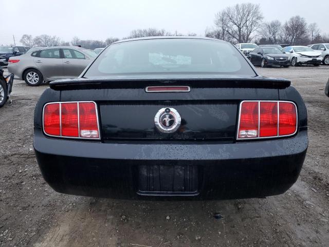 1ZVHT80N285149929 - 2008 FORD MUSTANG BLACK photo 6