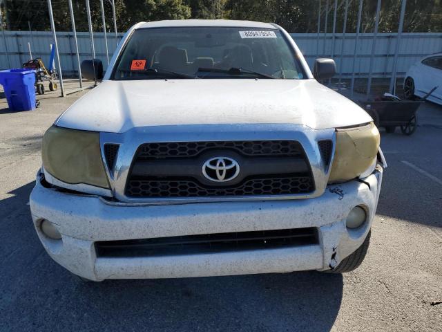 5TFJU4GN8BX006883 - 2011 TOYOTA TACOMA DOUBLE CAB PRERUNNER WHITE photo 5