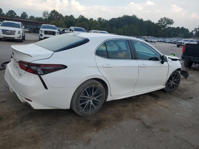 4T1G11AK9NU675021 - 2022 TOYOTA CAMRY SE WHITE photo 3