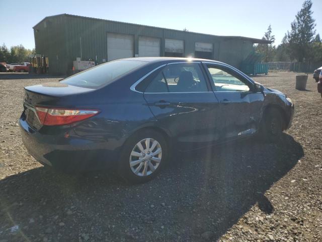 4T4BF1FK2FR483967 - 2015 TOYOTA CAMRY LE BLUE photo 3
