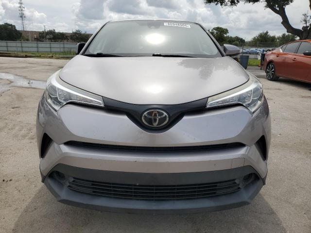 NMTKHMBX0KR082118 - 2019 TOYOTA C-HR XLE 银色 照片 5