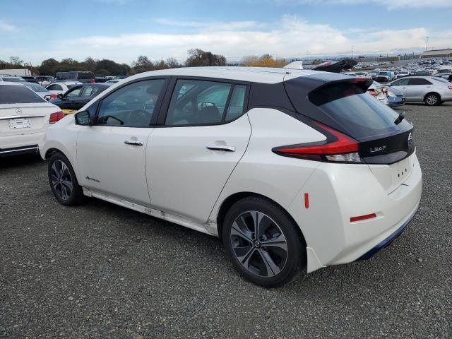 1N4AZ1CP4JC310621 - 2018 NISSAN LEAF S WHITE photo 2