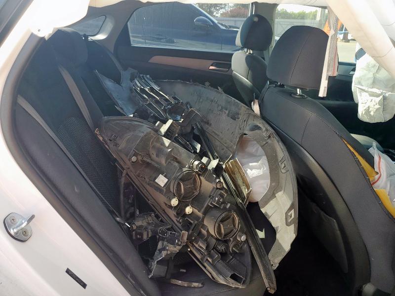 5NPE24AFXJH599360 - 2018 HYUNDAI SONATA SE თეთრი ფოტო 10