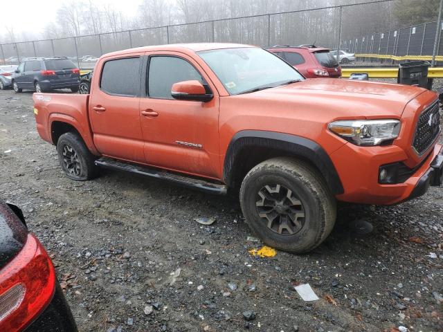 5TFCZ5AN7JX138573 - 2018 TOYOTA TACOMA DOUBLE CAB RED photo 4