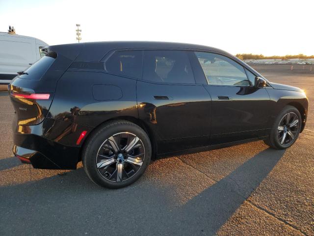 WB523CF06SCS98463 - 2025 BMW IX XDRIVE50 BLACK photo 3