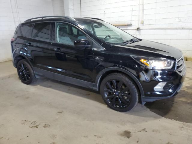 1FMCU9GD0JUD29804 - 2018 FORD ESCAPE SE Czarny zdjęcie 4