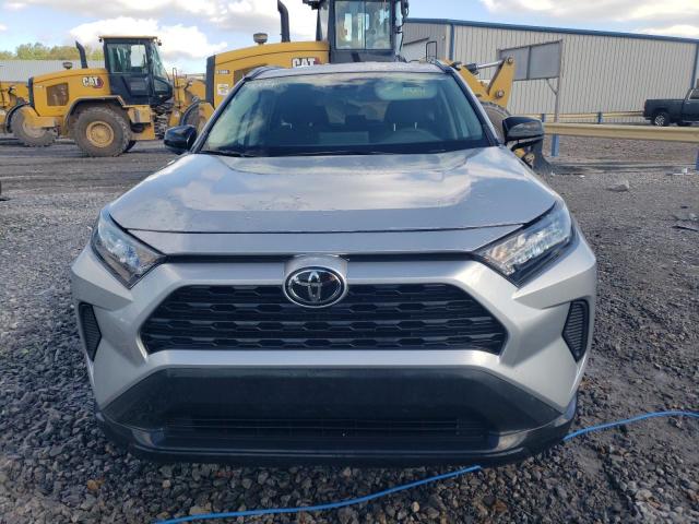 2T3H1RFV6KW023871 - 2019 TOYOTA RAV4 LE SILVER photo 5