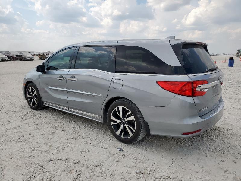 5FNRL6H9XJB002877 - 2018 HONDA ODYSSEY ELITE SILVER photo 2