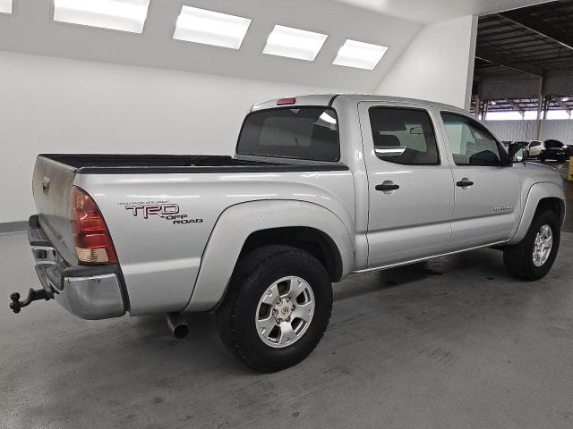 5TEJU62N46Z217712 - 2006 TOYOTA TACOMA DOUBLE CAB PRERUNNER SILVER photo 3