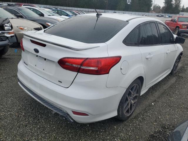 1FADP3F20FL232697 - 2015 FORD FOCUS SE WHITE photo 3