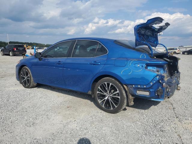 4T1B11HK7JU096426 - 2018 TOYOTA CAMRY L BLUE photo 2