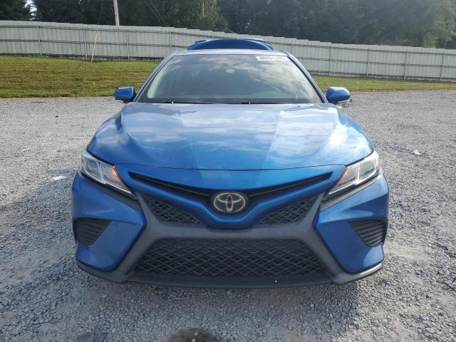 4T1B11HK7JU096426 - 2018 TOYOTA CAMRY L BLUE photo 5