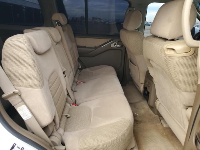 5N1AR18U65C744744 - 2005 NISSAN PATHFINDER LE WHITE photo 11