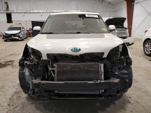 KNDJN2A24K7666385 - 2019 KIA SOUL WHITE photo 5