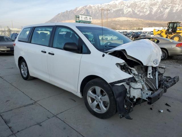 5TDZK3DC4BS099431 - 2011 TOYOTA SIENNA WHITE photo 4