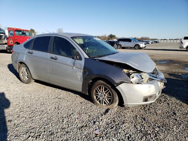 1FAHP35N29W125411 - 2009 FORD FOCUS SE SILVER photo 4