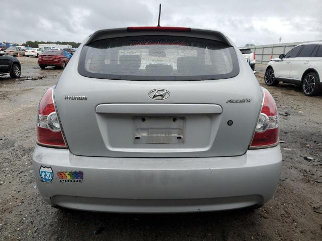 KMHCM36C59U127543 - 2009 HYUNDAI ACCENT GS SILVER photo 6