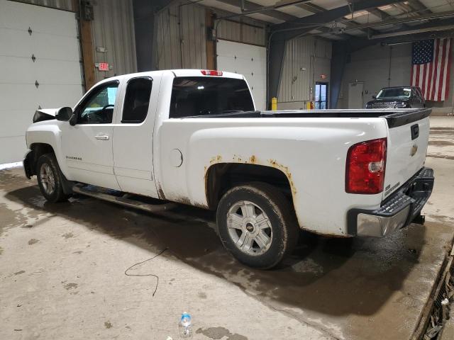 1GCRKSE34BZ378854 - 2011 CHEVROLET SILVERADO K1500 LT WHITE photo 2