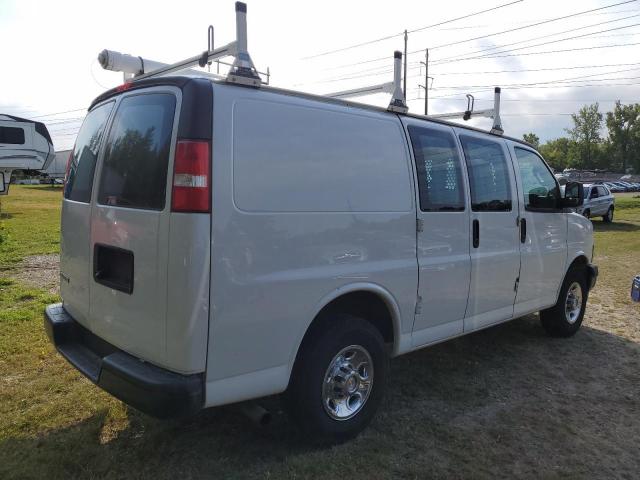 1GCWGAFP5L1230258 - 2020 CHEV EXPRESS G2500 WHITE photo 4