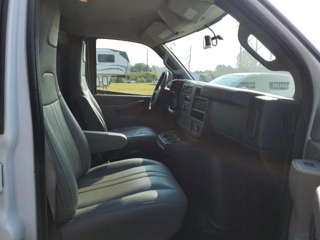 1GCWGAFP5L1230258 - 2020 CHEV EXPRESS G2500 WHITE photo 5