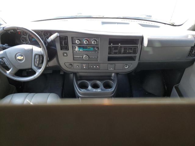 1GCWGAFP5L1230258 - 2020 CHEV EXPRESS G2500 WHITE photo 9