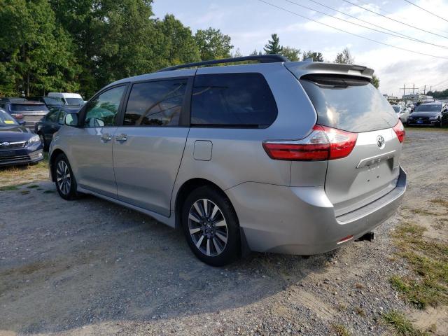 5TDDZ3DC8JS192358 - 2018 TOYT SIENNA XLE ვერცხლისფერი ფოტო 3