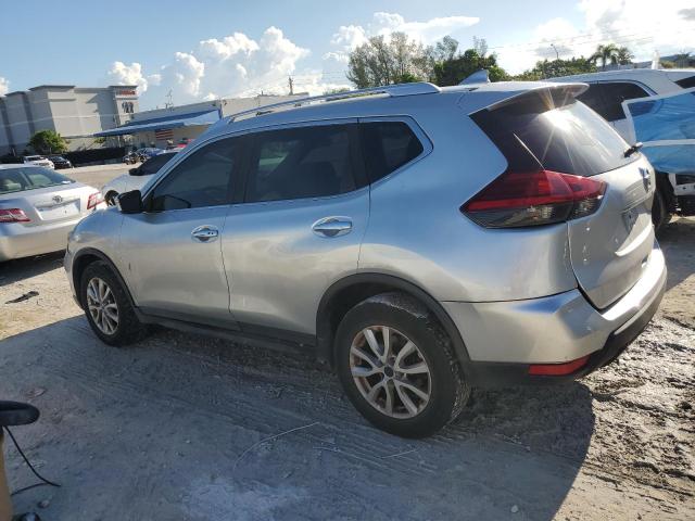 KNMAT2MV7JP528754 - 2018 NISSAN ROGUE S ვერცხლისფერი ფოტო 2