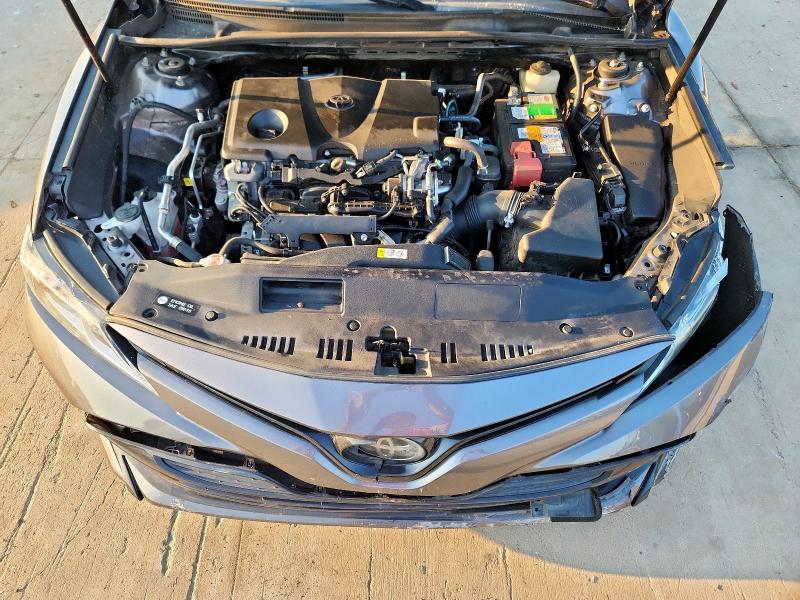 4T1B11HK7JU086253 - 2018 TOYOTA CAMRY L GRAY photo 11