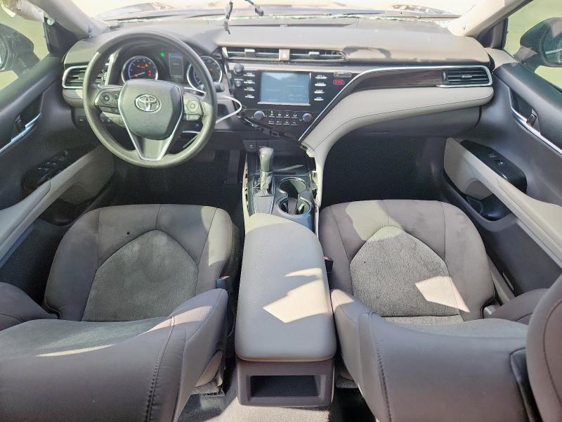 4T1B11HK7JU086253 - 2018 TOYOTA CAMRY L GRAY photo 8