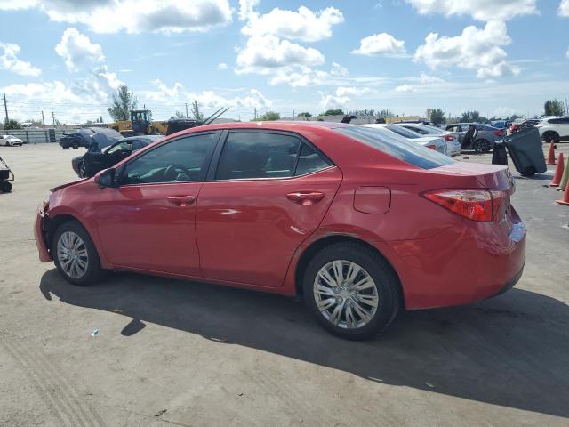 5YFBURHE9JP848337 - 2018 TOYOTA COROLLA L RED photo 2