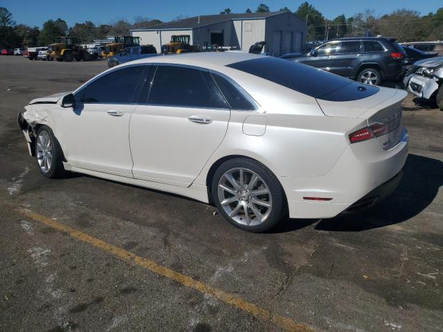 3LN6L2J90FR605750 - 2015 LINCOLN MKZ WHITE photo 2