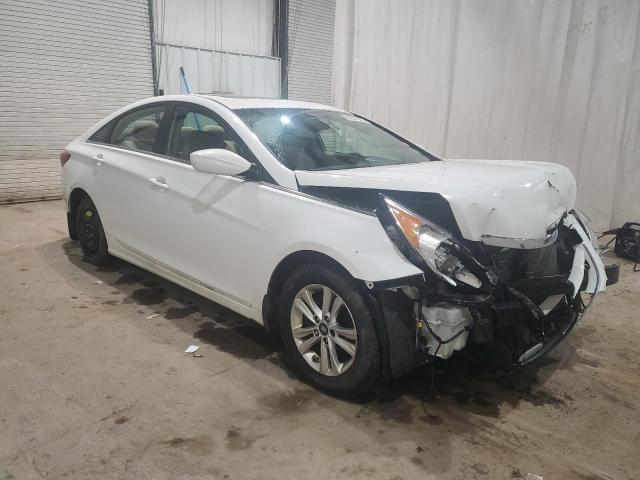 5NPEB4AC3DH568395 - 2013 HYUNDAI SONATA GLS WHITE photo 4