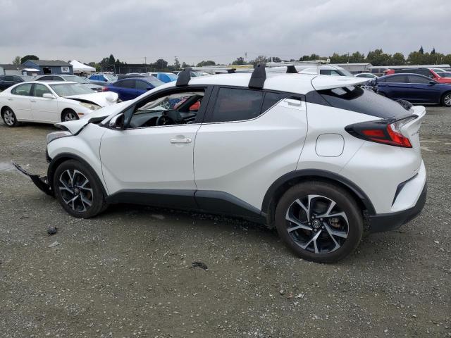NMTKHMBXXKR069022 - 2019 TOYOTA C-HR XLE WHITE photo 2