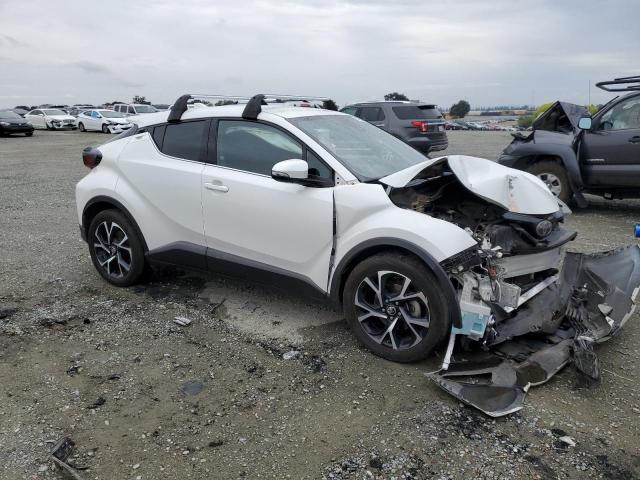 NMTKHMBXXKR069022 - 2019 TOYOTA C-HR XLE WHITE photo 4
