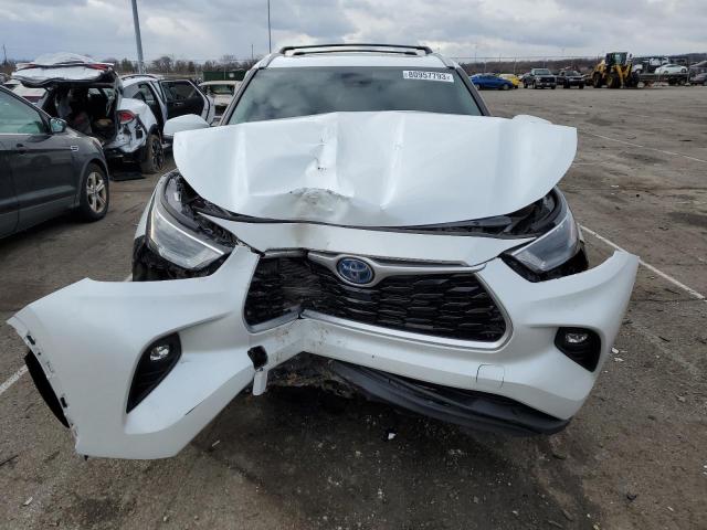 5TDGBRCH8NS549951 - 2022 TOYOTA HIGHLANDER HYBRID XLE WHITE photo 5