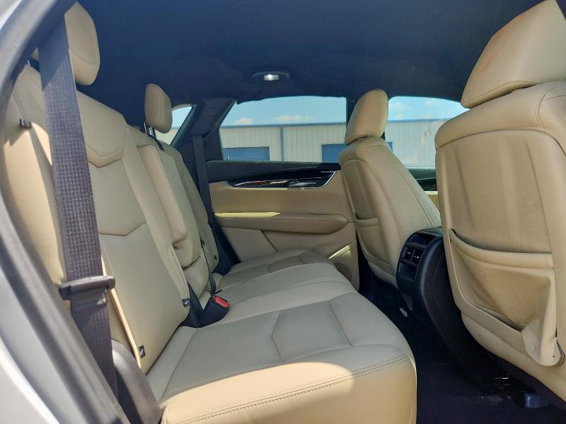 1GYKNARS4KZ110160 - 2019 CADILLAC XT5 银色 照片 11