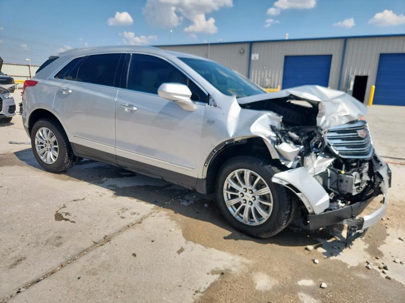 1GYKNARS4KZ110160 - 2019 CADILLAC XT5 银色 照片 4