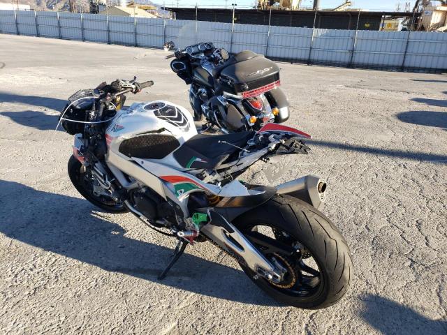 ZD4KGU007LS001347 - 2020 APRILIA TUONO WHITE photo 3