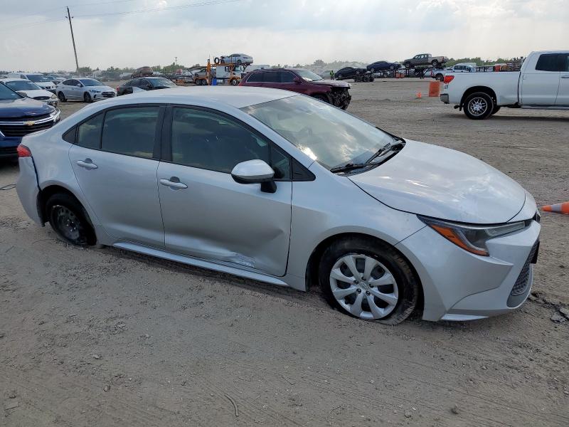 JTDEPRAE5LJ105759 - 2020 TOYOTA COROLLA LE SILVER photo 4