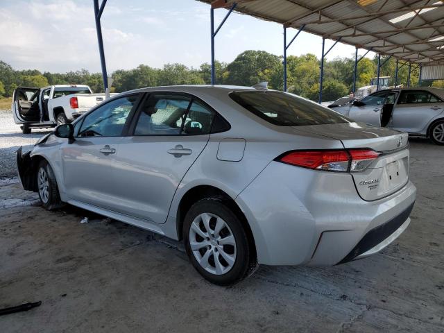 5YFEPMAE8NP336687 - 2022 TOYOTA COROLLA LE SILVER photo 2