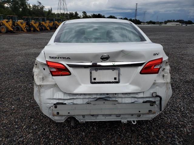 3N1AB7AP5JY207013 - 2018 NISSAN SENTRA S أبيض صورة 6