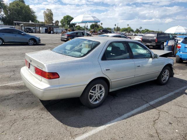 JT2BG22KX10568197 - 2001 TOYOTA CAMRY CE SILVER photo 3