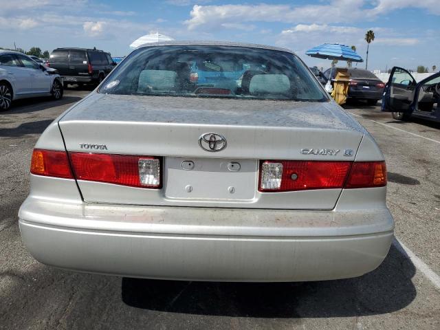 JT2BG22KX10568197 - 2001 TOYOTA CAMRY CE SILVER photo 6