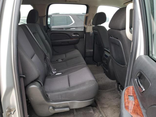 1GNSCHE02BR270344 - 2011 CHEVROLET SUBURBAN C1500  LS SILVER photo 10