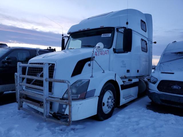 4V4NC9GH25N378218 - 2005 VOLVO VN VNL WHITE photo 2