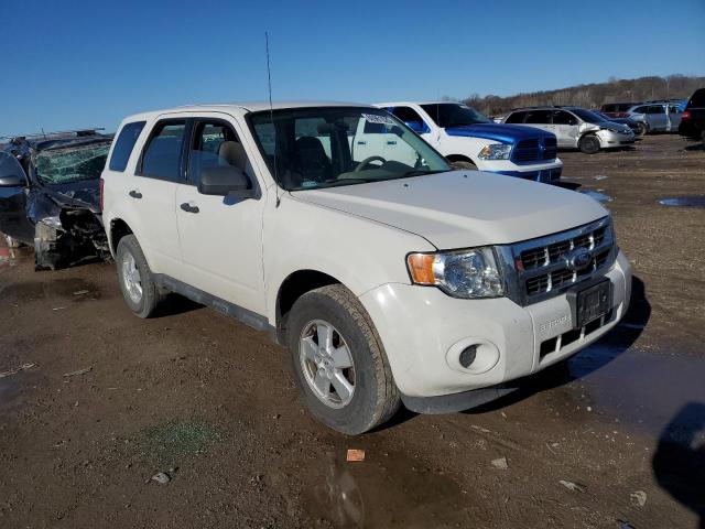 1FMCU0C77AKB34936 - 2010 FORD ESCAPE XLS WHITE photo 4