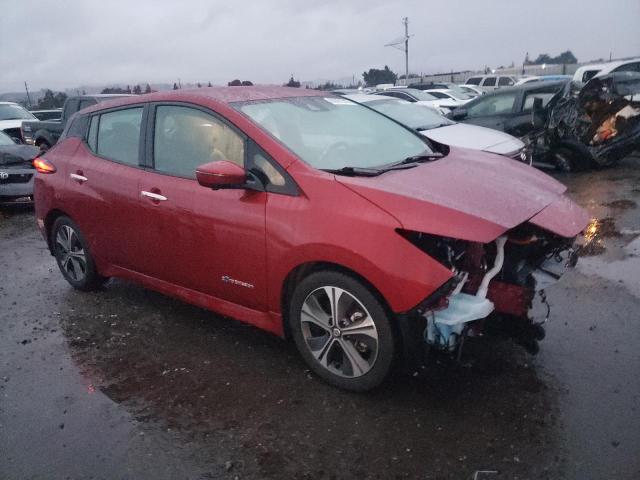 1N4AZ1CP9JC317645 - 2018 NISSAN LEAF S BURGUNDY photo 4